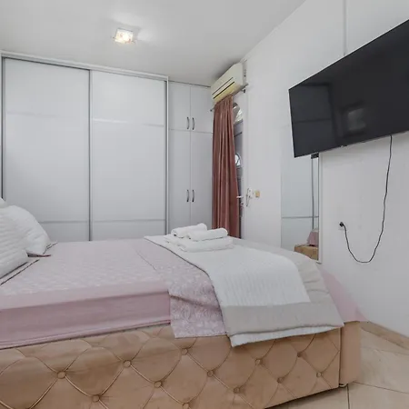 With Parking Space - 24562 Apartment Makarska