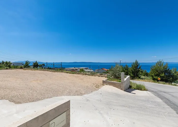 Lejlighed With Parking Space - 24562