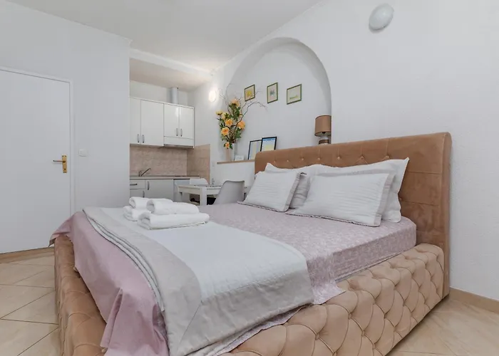 With Parking Space - 24562 * Makarska